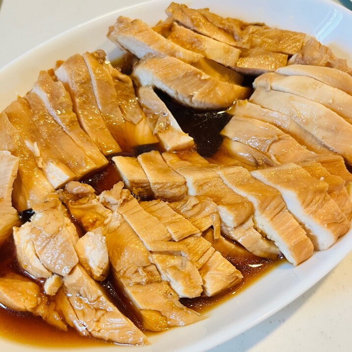 【簡単】むね肉で煮るだけ!鶏チャーシュー
